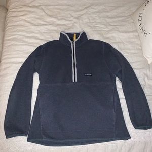 Navy blue Patagonia Pullover